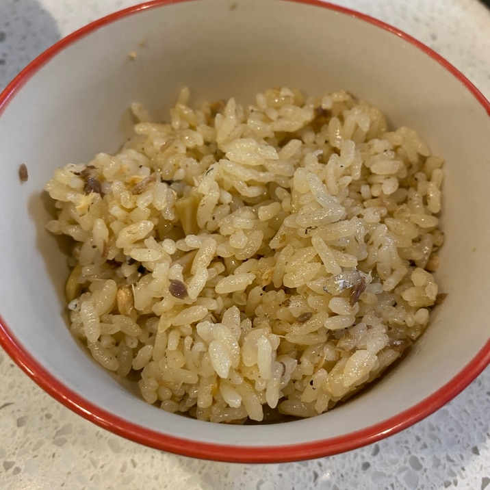 サンマの醤油煮の缶詰で作る炊き込みご飯